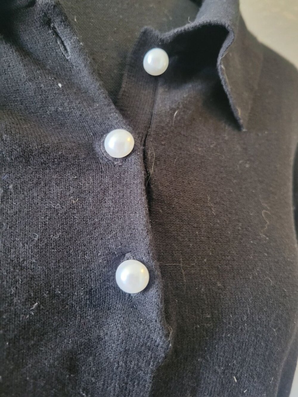 CeCe Collared Black Short Sleeve Pearl V Neck Sweater Size XL Preppy Office Wear - Picture 4 of 11
